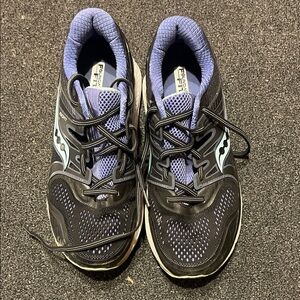 Saucony Everun Women's 9.5 Black and Purple Athletic Shoes